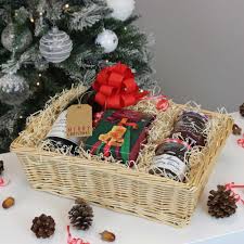 Luxury Christmas Hampers: Indulgent Treats for a Special Season